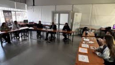 Centro ACACIA UA presenta estrategia de trabajo sobre diversidad e inclusión a seremi de Educación