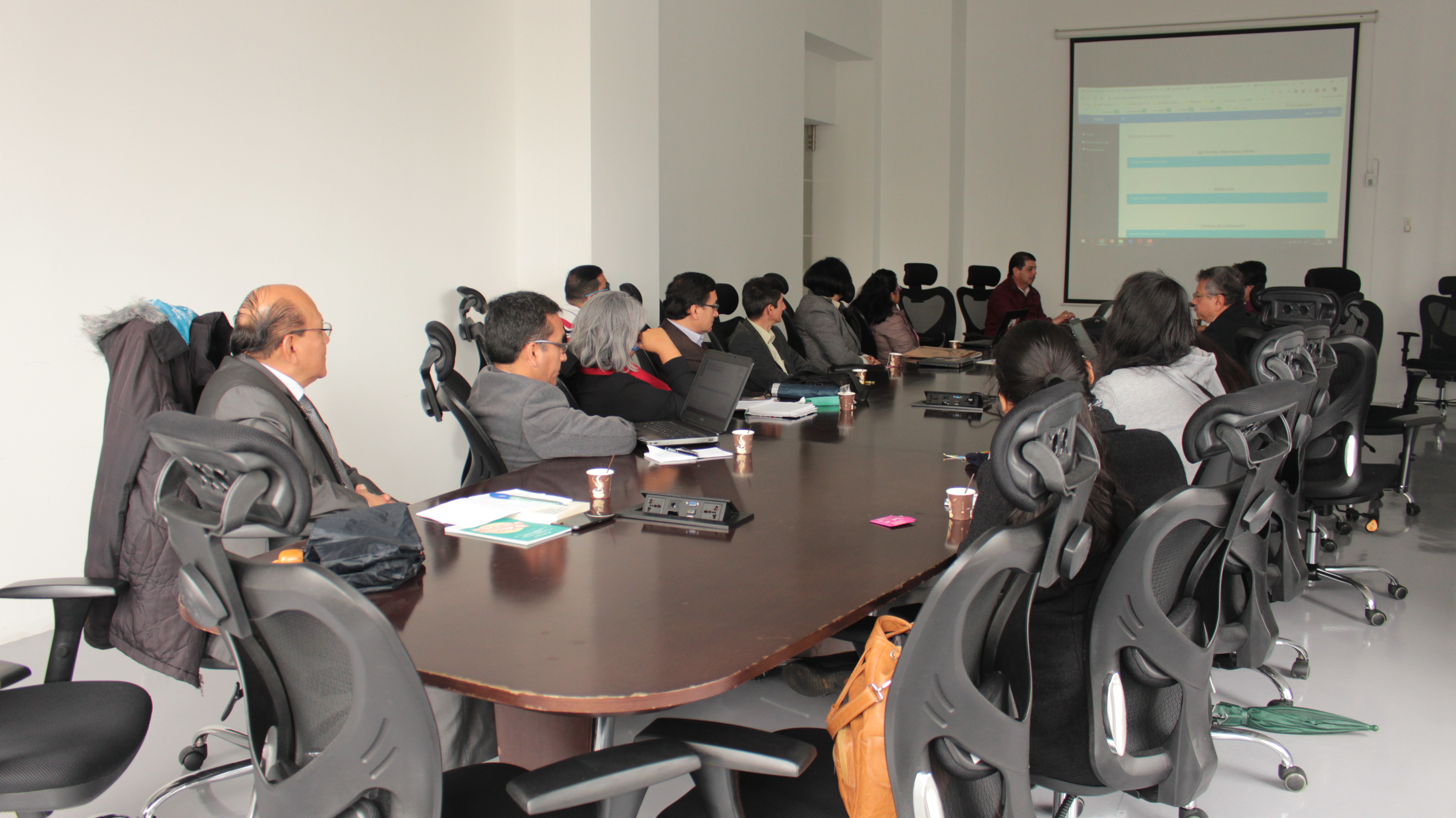 Presentación del módulo empodera para representantes de la Universidad Nacional Federico Villareal de Perú